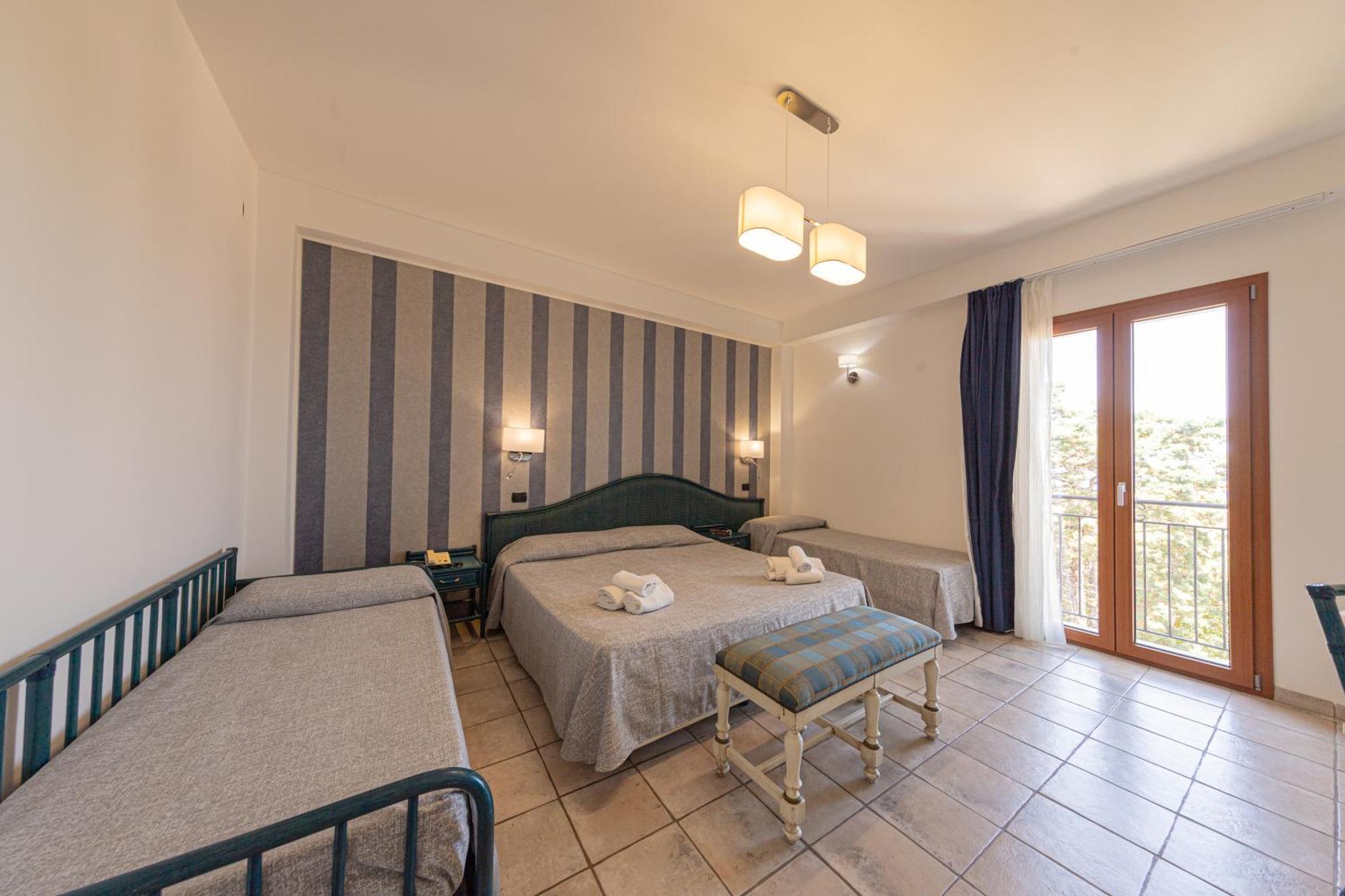 Hotel Baia Del Capitano Cefalù Esterno foto